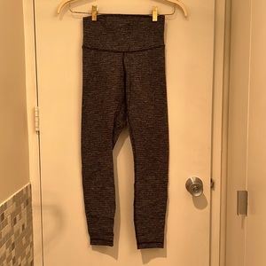Lululemon size 4 women’s wunder under grey herringbone leggings